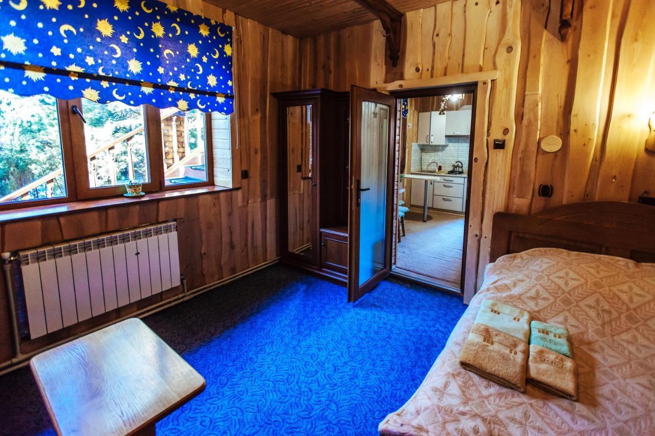 Hotel U Yaroslava *
